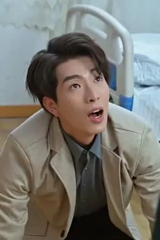 揭秘《天赐战神》：天选英雄的史诗冒险，融合惊心动魄的动作场面与深刻的政治寓意，带你探索命运的极限